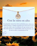 Con la cara en alto